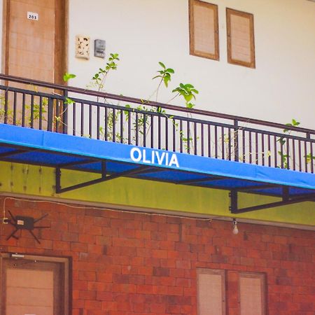 Legian Olivia Soho Guest House מראה חיצוני תמונה